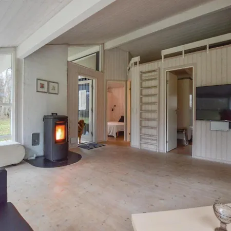 Three-bedroom Holiday In * Vig