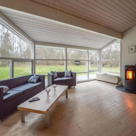 Three-bedroom Holiday In Vig