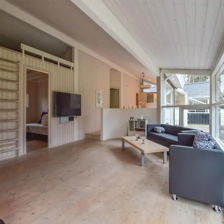 Three-bedroom Holiday In Vig
