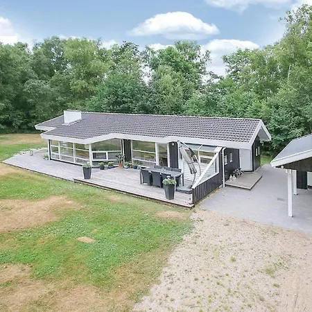 Three-bedroom Holiday In * Vig