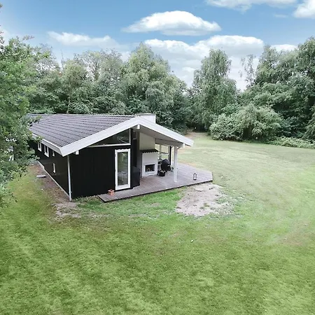 Three-bedroom Holiday In *
